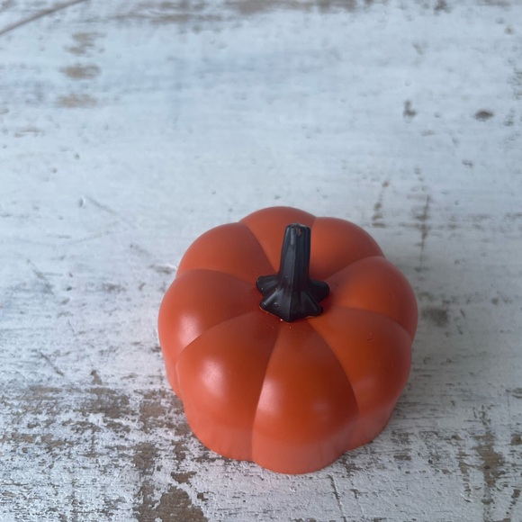 *Pumpkin Tealight Candles Set of 3 - Picture 8 of 17